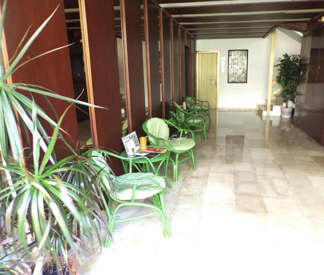 Eva Aparthotel *